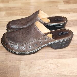 Born studded mule